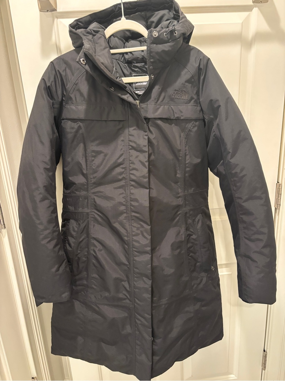 The North Face Women’s Black Hooded Insulated Puffer Coat